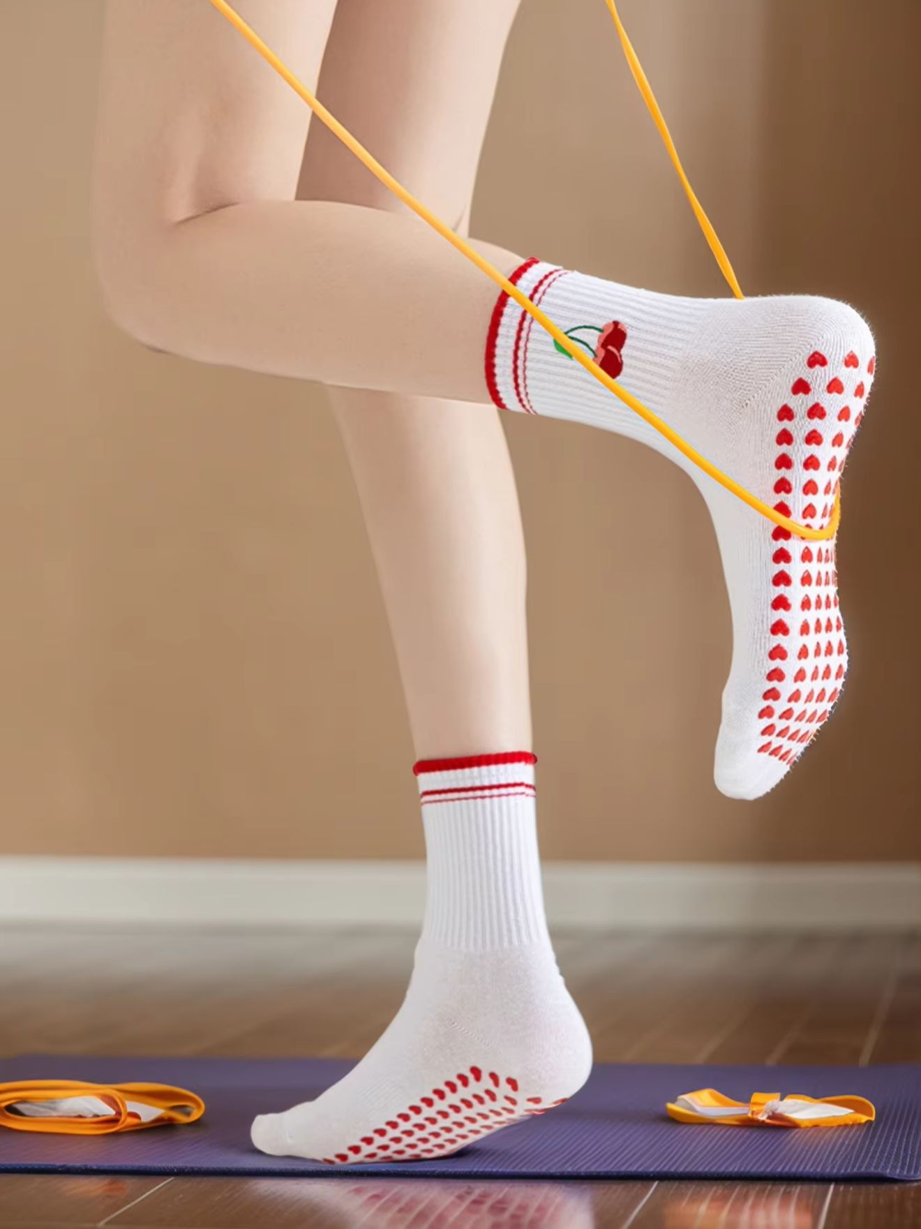 Yoga & Fitness With Faye The Well Being Studio Abbots Langley Reviews - 1組のクロスボーダープロフェッショナルヨガソックス、コットンストラップ付きシリコン滑り止めピラティスフィットネスダンスフロアソックス