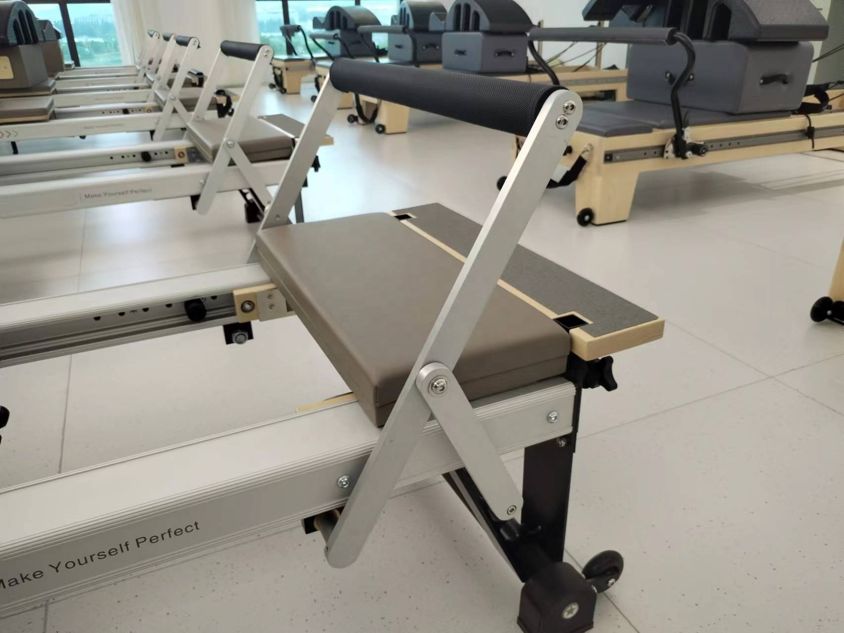 業務用エリナピラティスリフォーマーマシンタワーSRP116ハ - Yoga Fitness Machine のレビューと価格