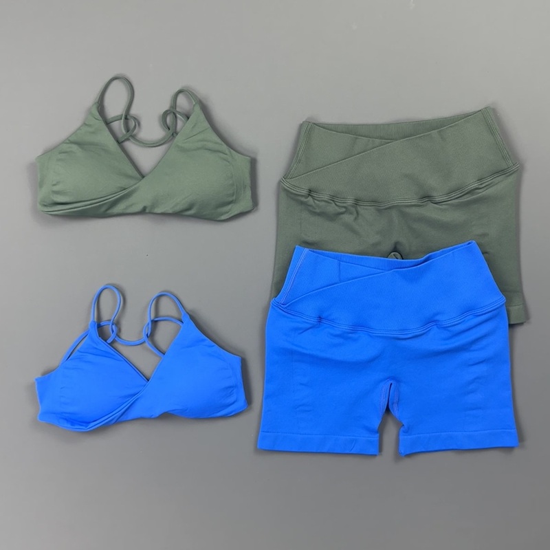 2ピースワークアウトセット レディース サープリスVネック  - Yoga Fitness Stretching Strap のレビューと価格