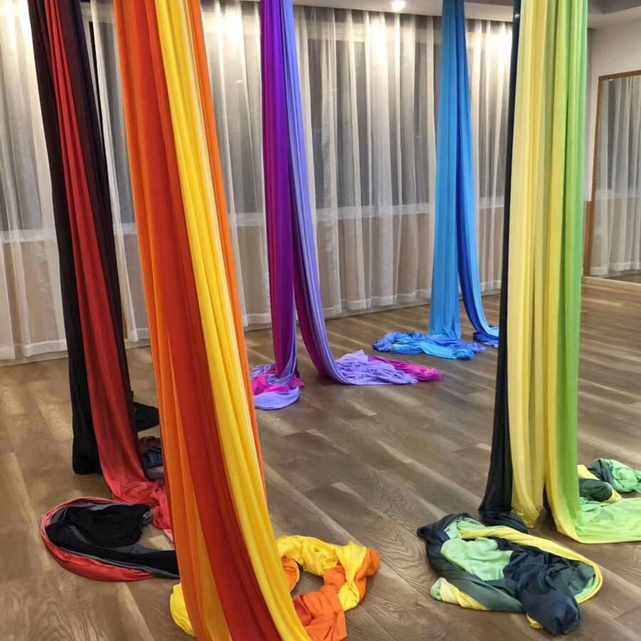 オンブル反重力ヨガハンモック、シルクファブリック、エアリアル - Yoga Swing Aerial のレビューと価格
